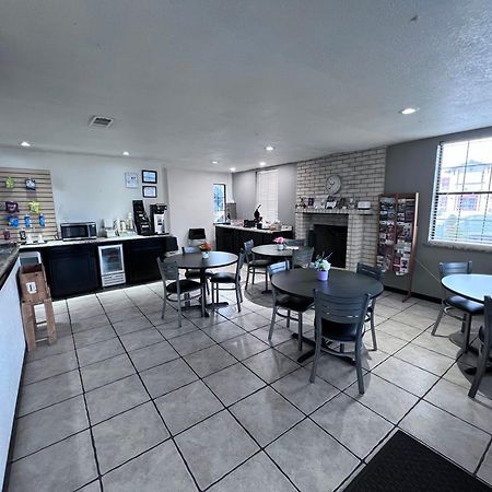 Super 8 By Wyndham Fredericksburg Ξενοδοχείο Εξωτερικό φωτογραφία