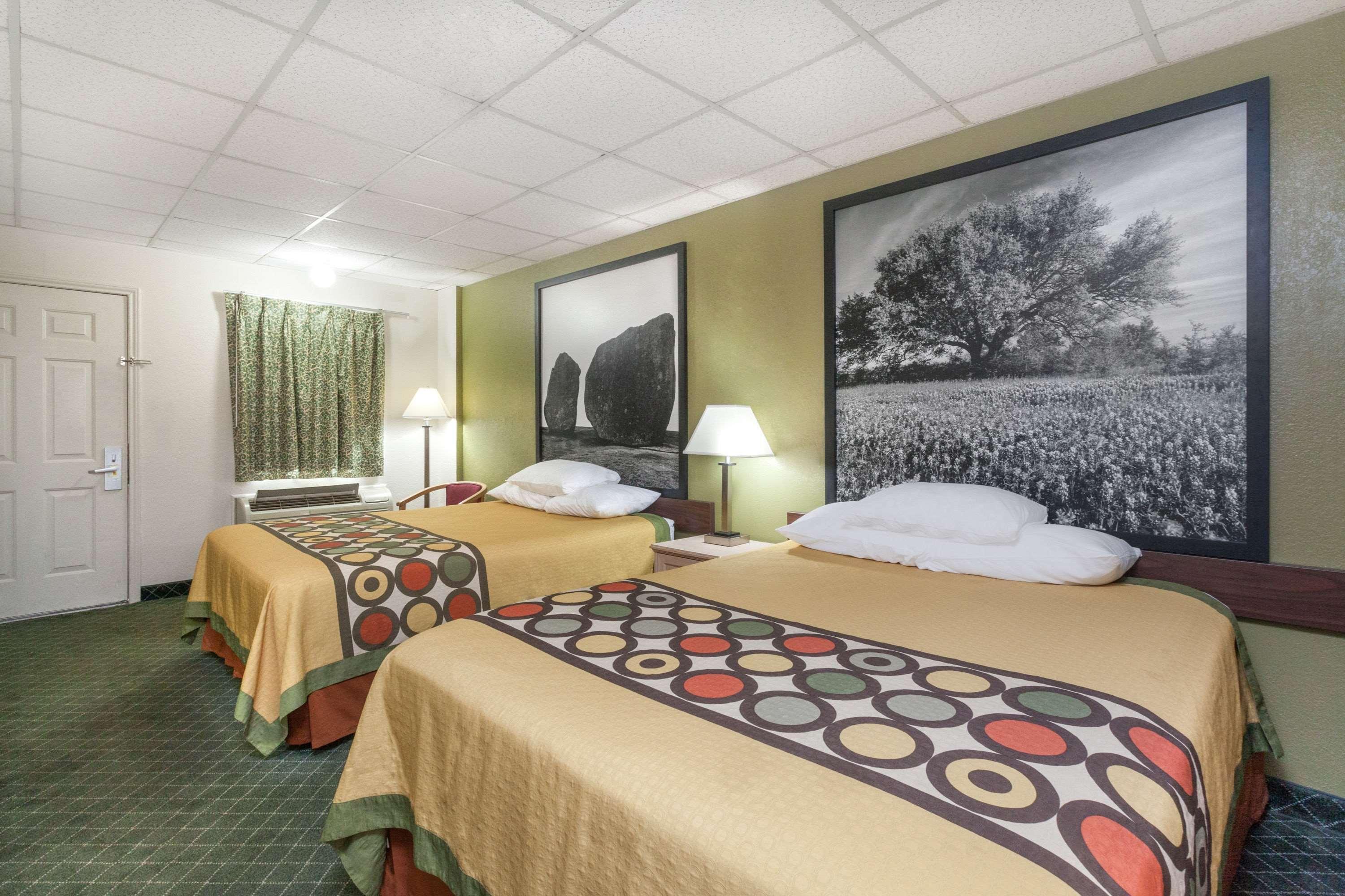 Super 8 By Wyndham Fredericksburg Ξενοδοχείο Εξωτερικό φωτογραφία