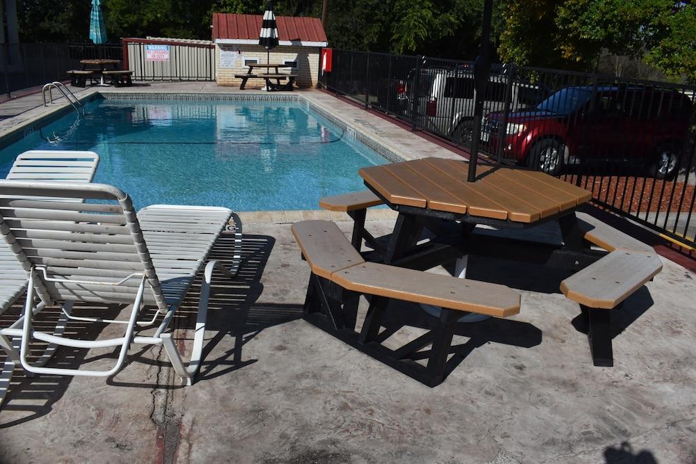 Super 8 By Wyndham Fredericksburg Ξενοδοχείο Εξωτερικό φωτογραφία