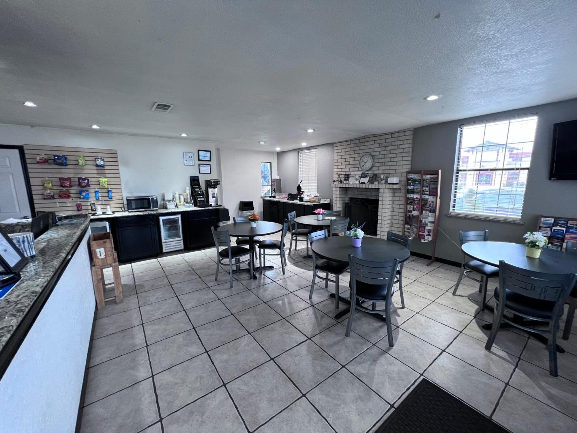 Super 8 By Wyndham Fredericksburg Ξενοδοχείο Εξωτερικό φωτογραφία
