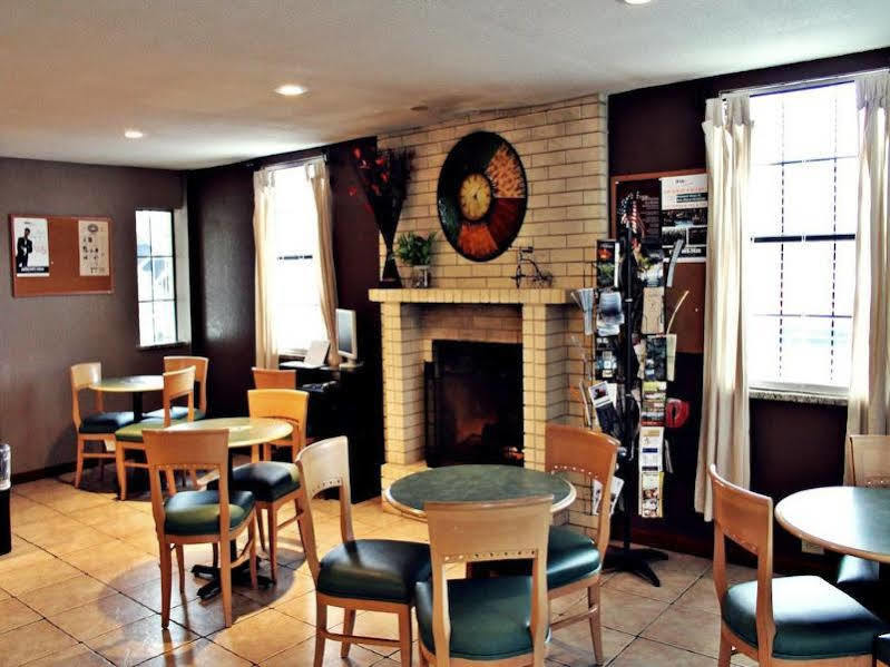 Super 8 By Wyndham Fredericksburg Ξενοδοχείο Εξωτερικό φωτογραφία